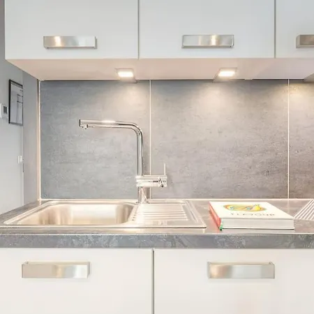 Stunning In With Free Parking